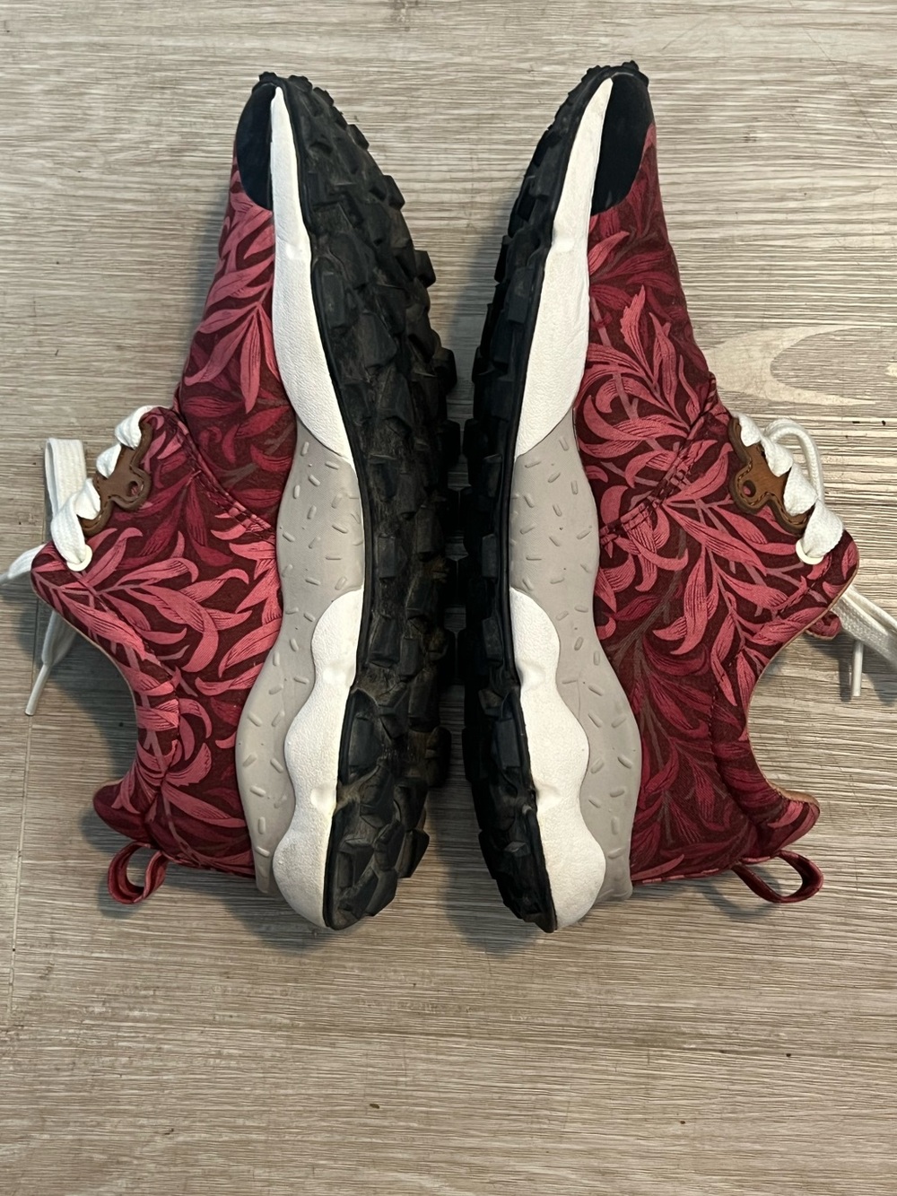 Flower Mountain Red Floral Sneakers women’s 6.5/EU37